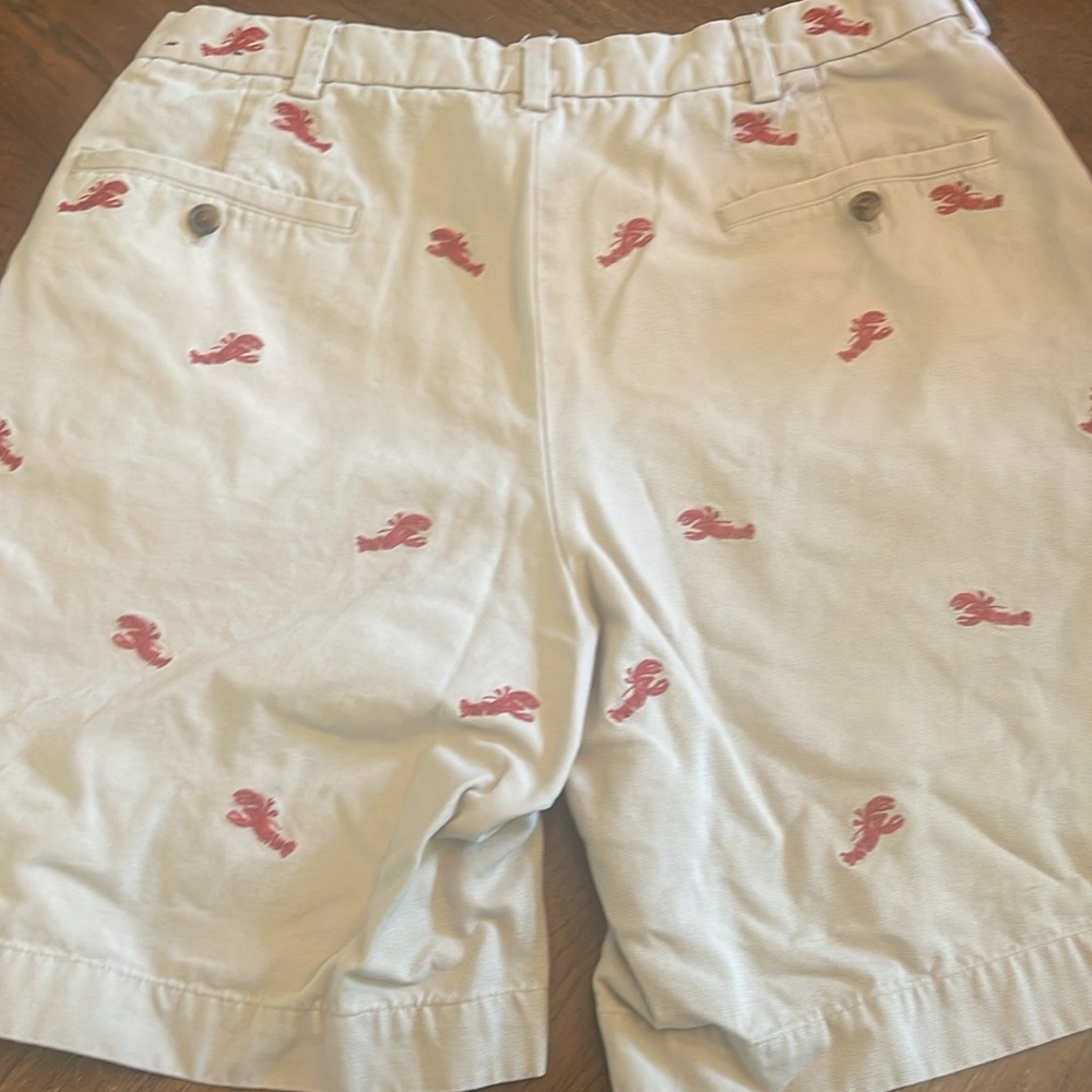 Brooks Brothers Men's khaki Shorts with Red Embroidery lobsters size W34 - Picture 3 of 3